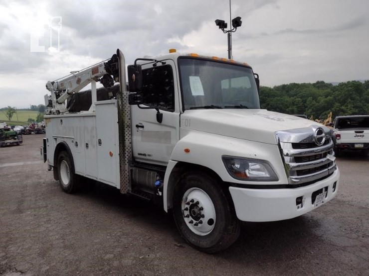 2015-hino-338-image-46