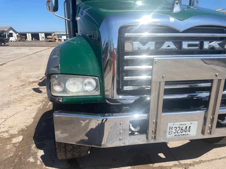 2013-mack-granite-104fr-image-43