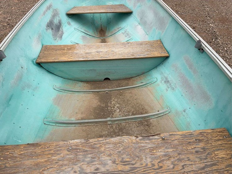 12ft-aluminum-bottom-boat-image-9