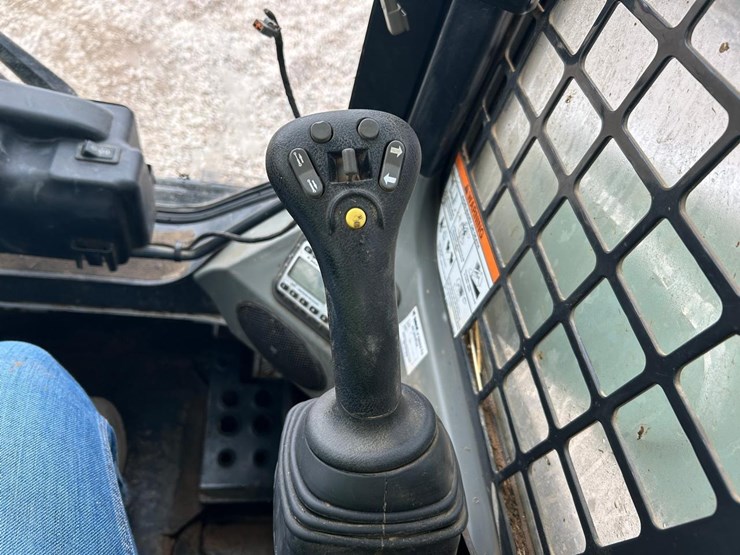 2016-bobcat-t650-image-22