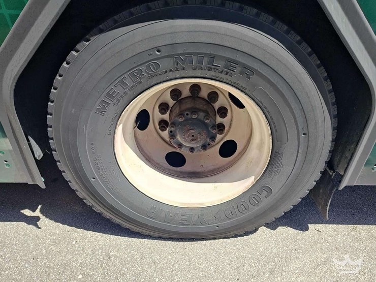 2012-gillig-low-floor-image-26