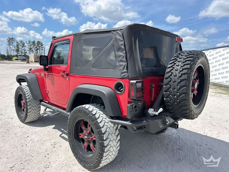 2012-jeep-wrangler-sport-image-4