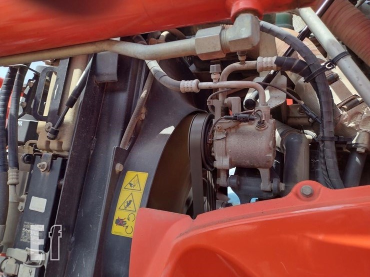 2021-kubota-m7-132-image-37