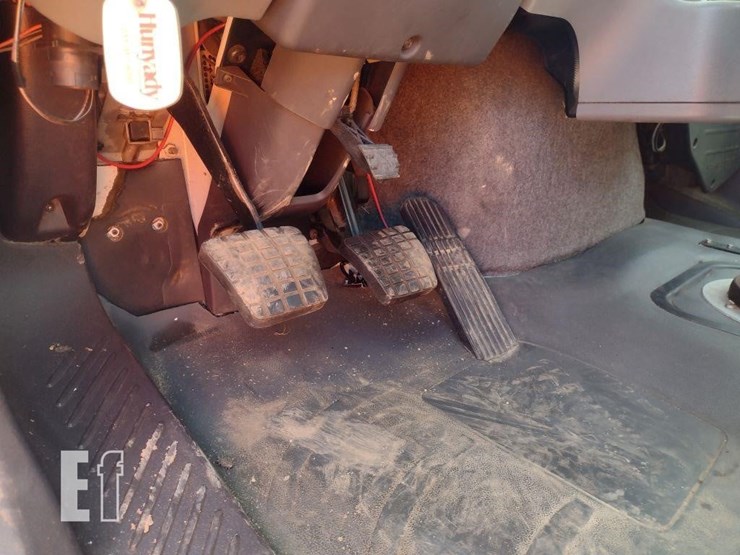 2007-freightliner-business-class-m2-106-image-15