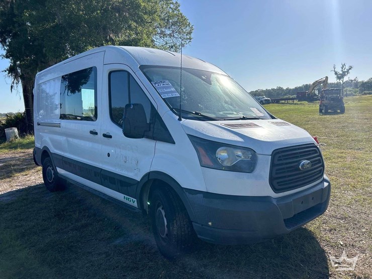 2017-ford-transit-image-2