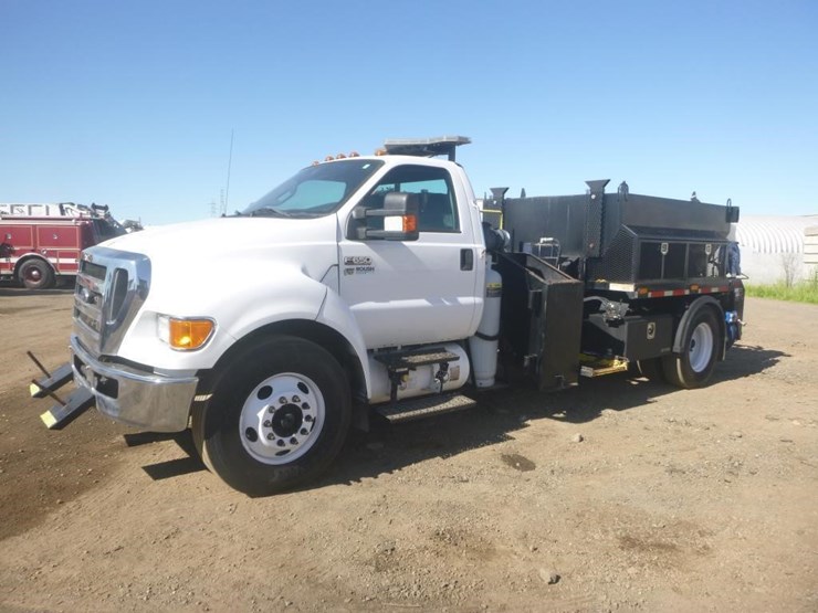 2013-ford-f650-image-1