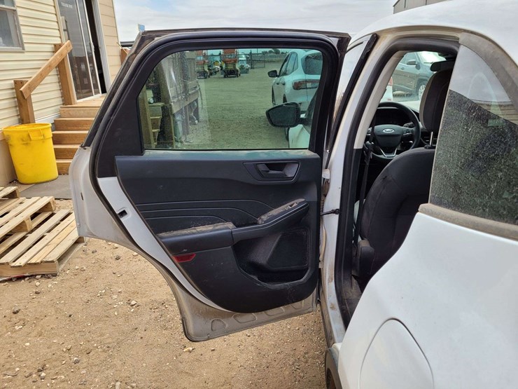 2021-ford-escape-image-9