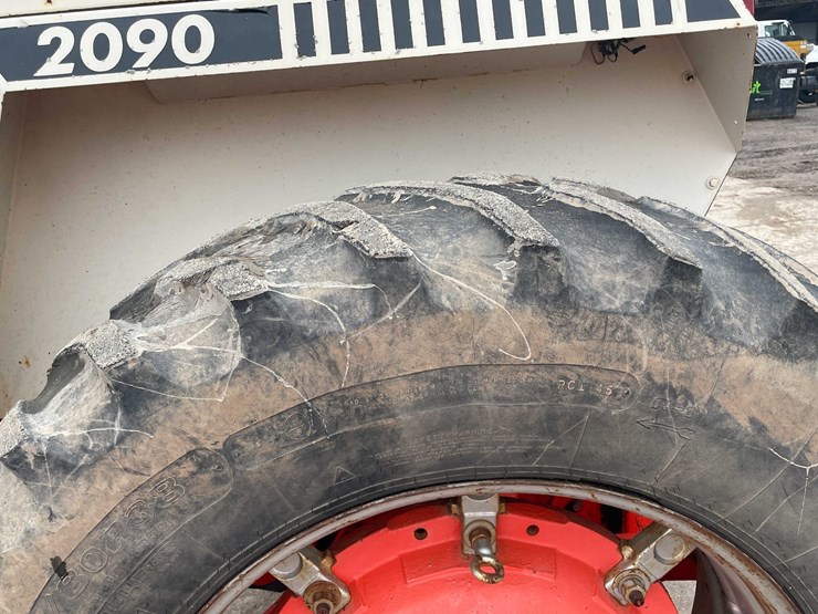 #4067-•-case-2090-tractor-image-11