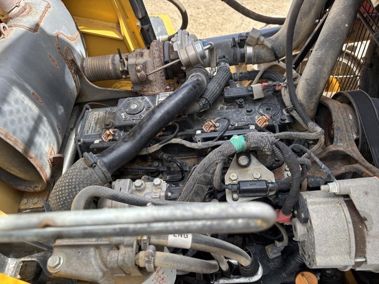 2019-deere-310l-ep-image-63