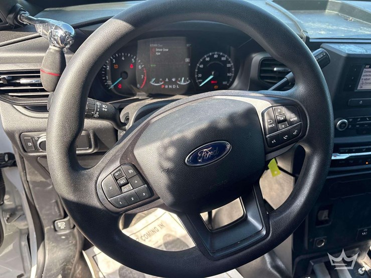 2020-ford-explorer-image-14