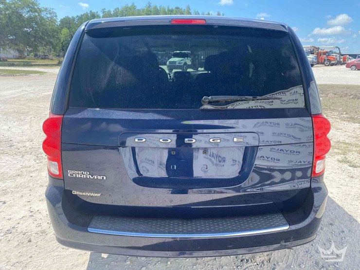 2016-dodge-grand-caravan-image-16