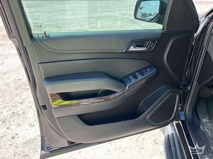 2019-chevrolet-tahoe-image-11