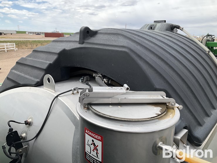 2019-john-deere-r4044-image-17