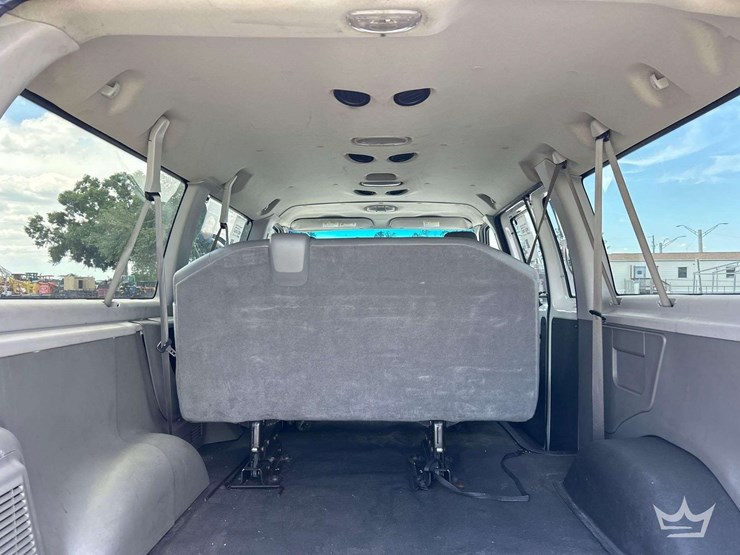 2011-ford-e250-image-22