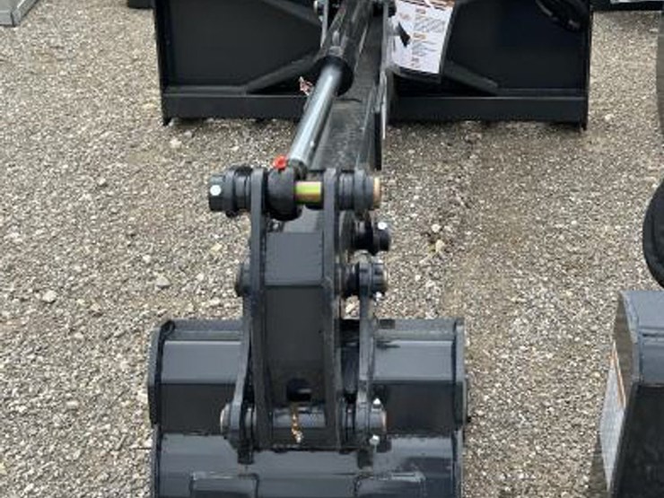#483-•-skid-steer-big-arm-backhoe---bh-12-72d-image-3