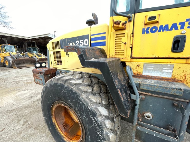 komatsu-wa250-5-image-20