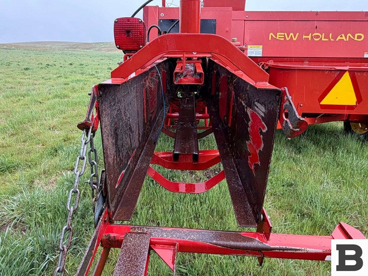 new-holland-580-image-19