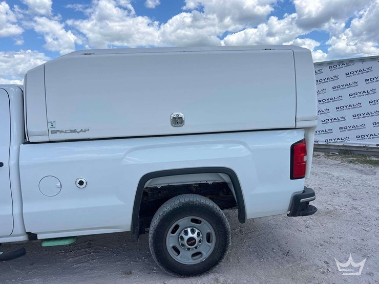 2017-gmc-sierra-2500-image-20