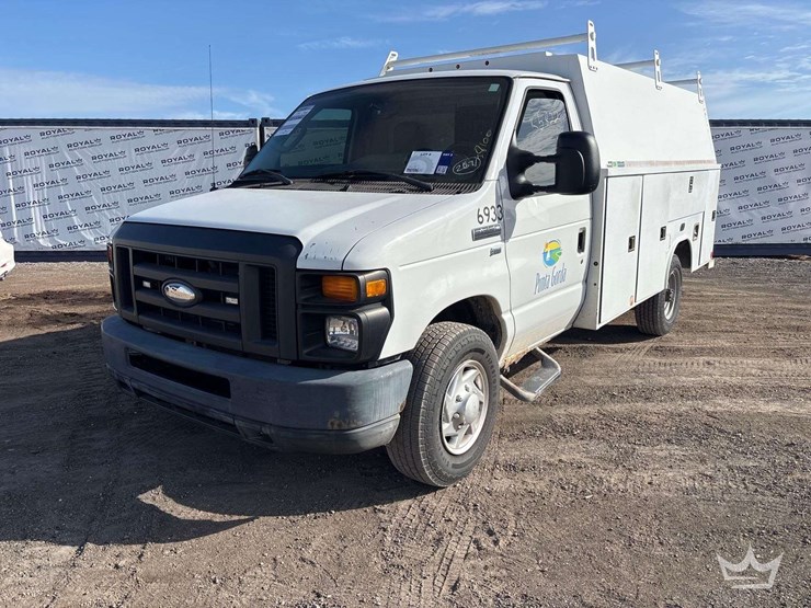 2014-ford-e350-image-1
