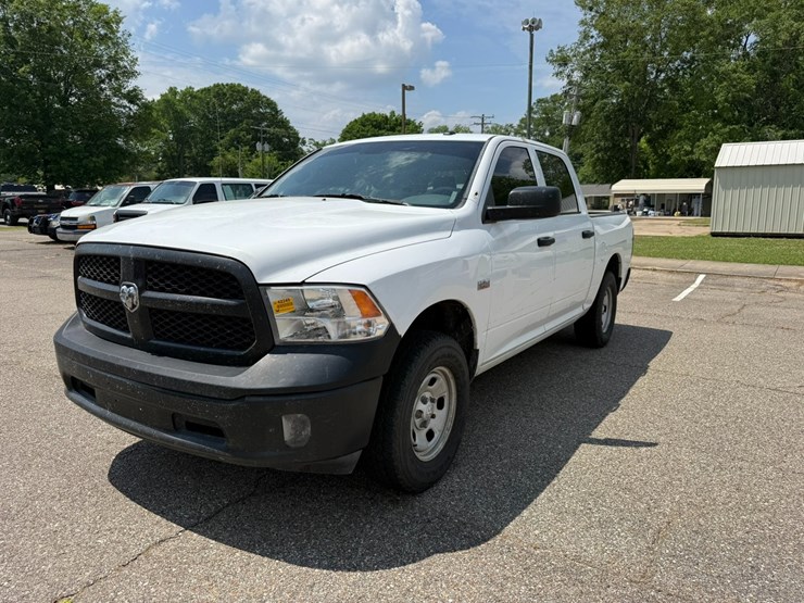 2016-dodge-1500-image-1