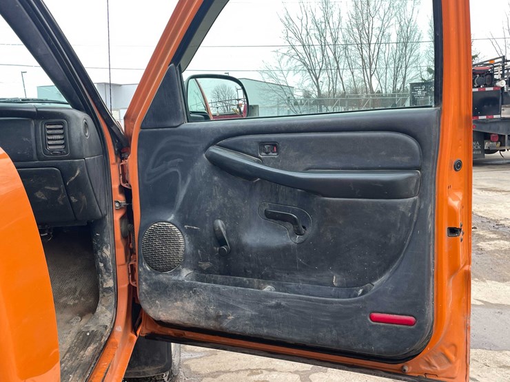 #4043-•-2002-gmc-250-(has-wi-title)-image-51