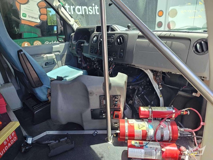 2017-ford-e450-image-18