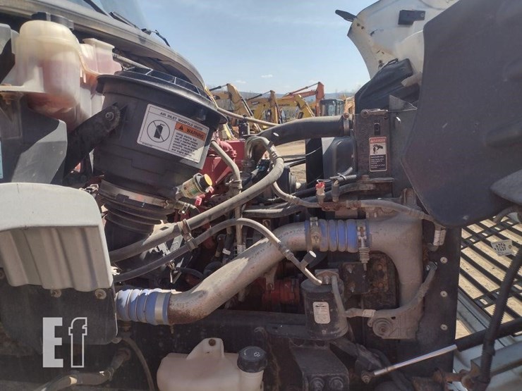 2015-freightliner-business-class-m2-106-image-27