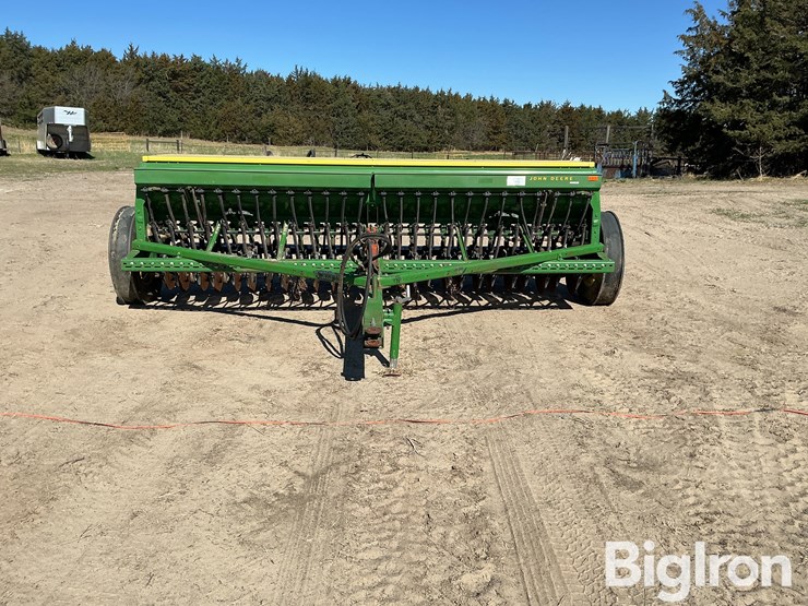 john-deere-8300-image-2