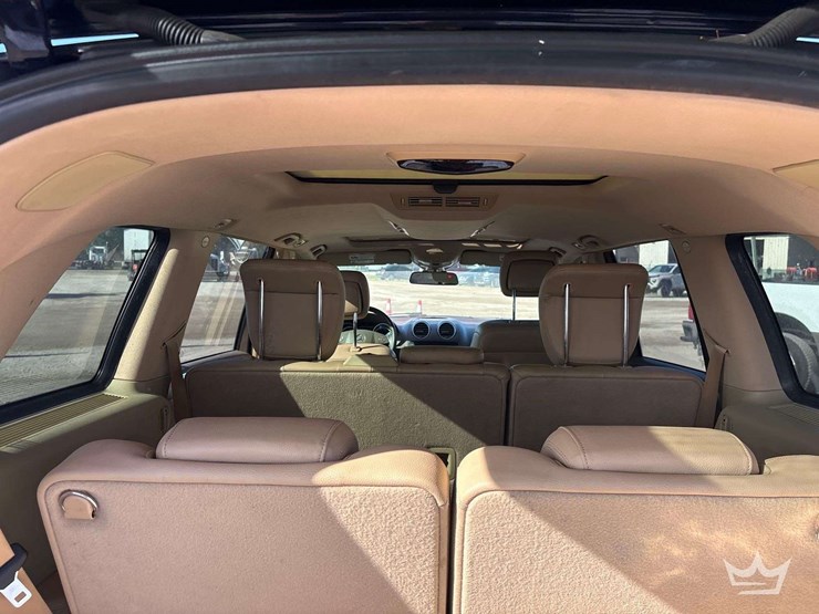 2012-mercedes-benz-gl450-image-26