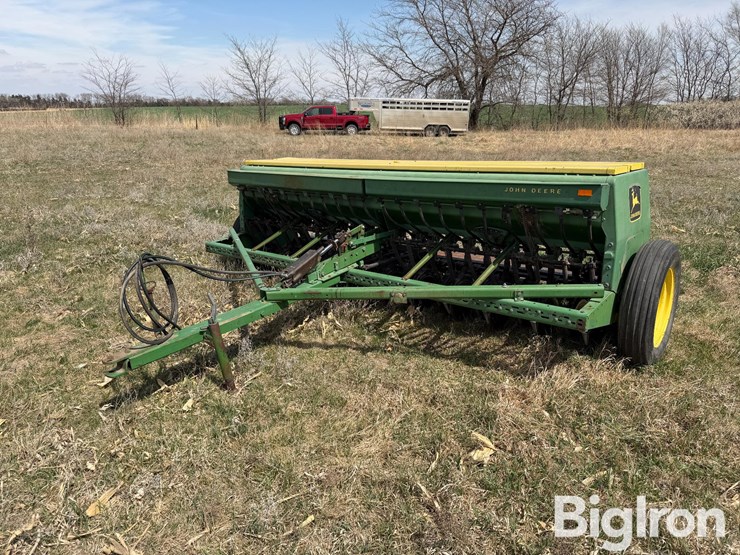 john-deere-8300-image-1