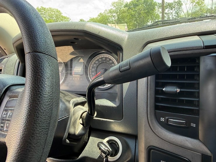 2016-dodge-1500-image-36
