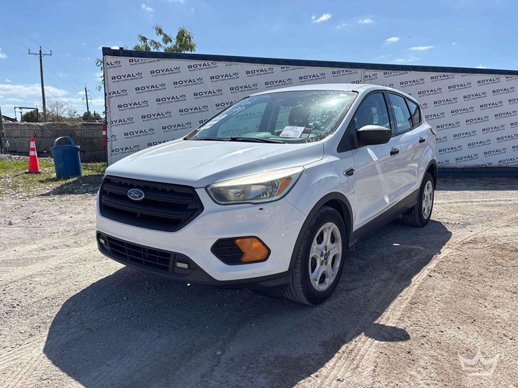 2017-ford-escape-image-1