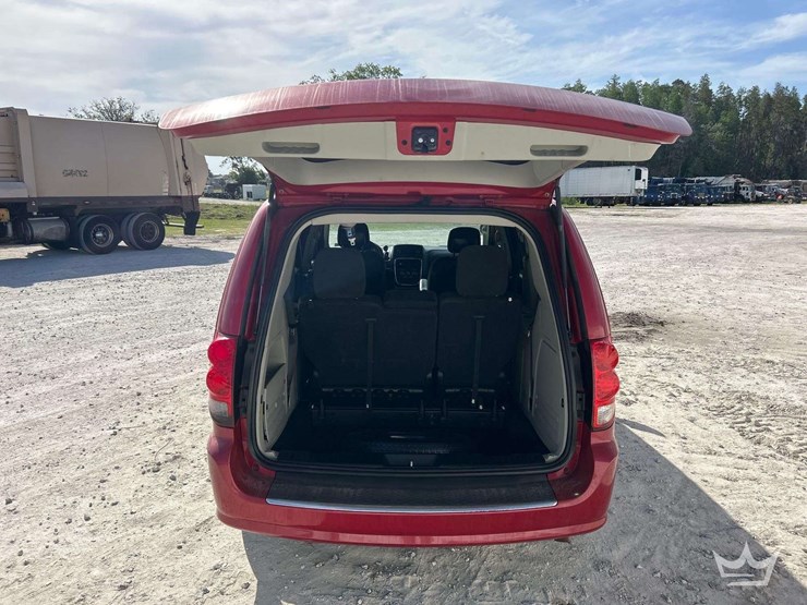 2016-dodge-grand-caravan-image-18