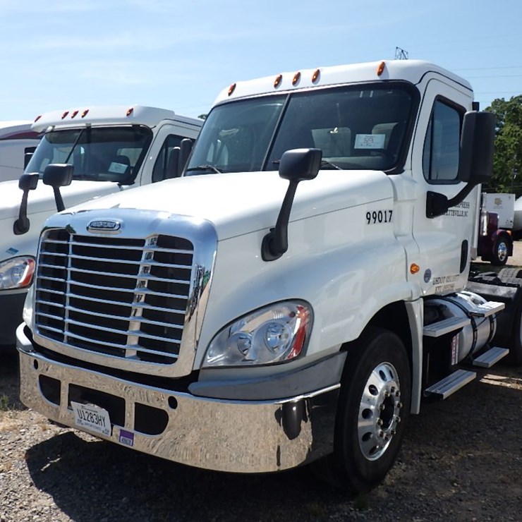 2016 FREIGHTLINER CASCADIA 125