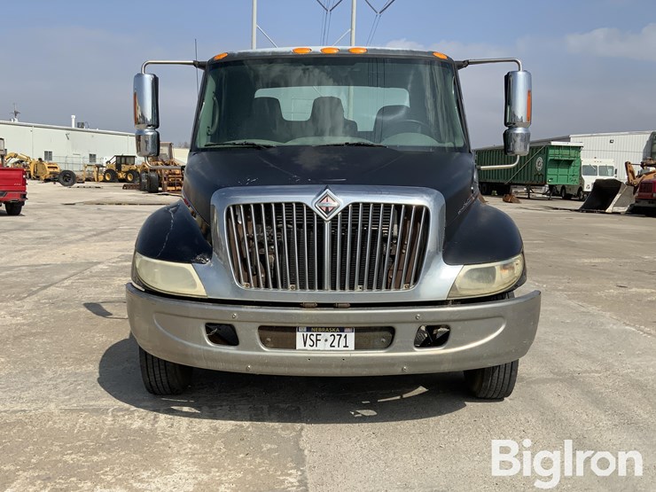 2002-international-4300-sba-image-2