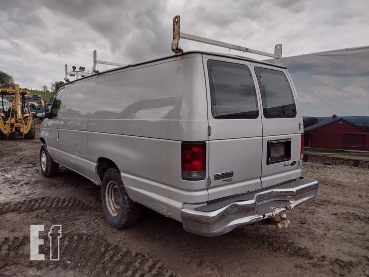 2012-ford-e250-image-37