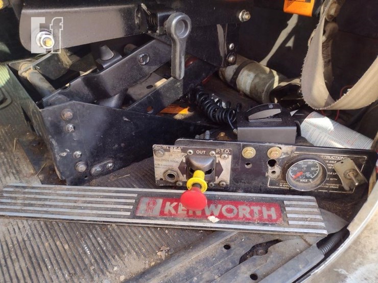 2007-kenworth-w900-image-15