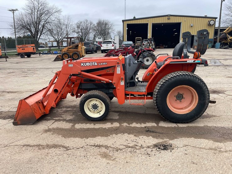 #4056-•-kubota-tractor-image-8