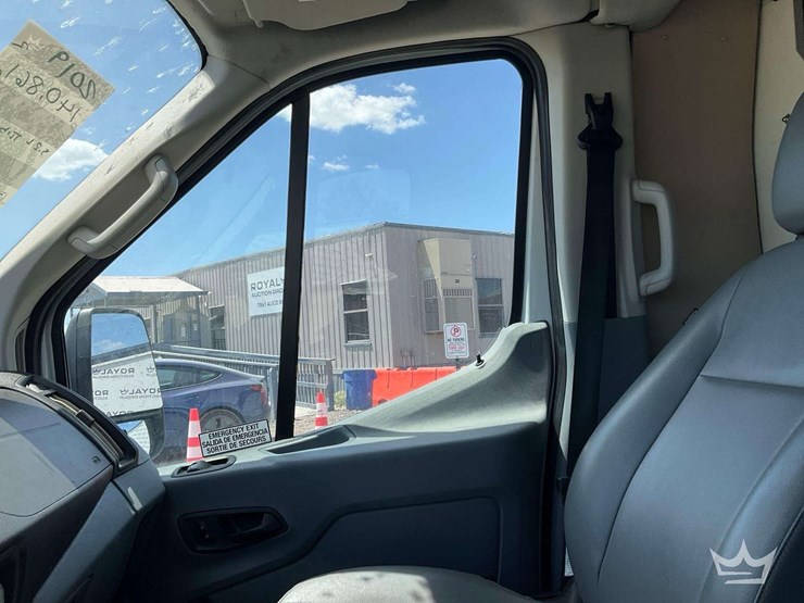 2019-ford-transit-image-15