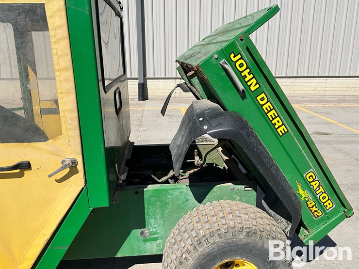 john-deere-gator-image-9