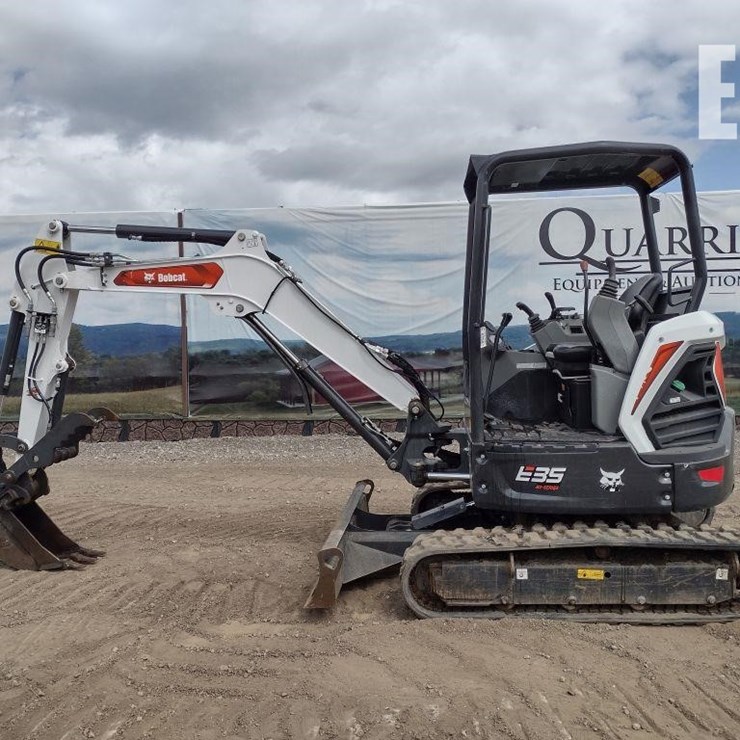 2022 BOBCAT E35i