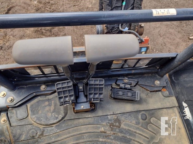 2022-deere-26g-image-9