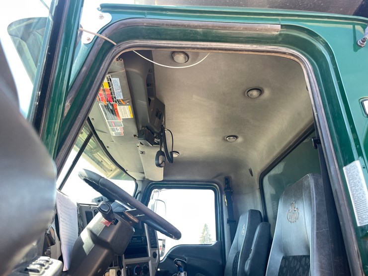 #4014-•-2013-quad-axle-mack-dump-truck-(has-wi-title)-image-109