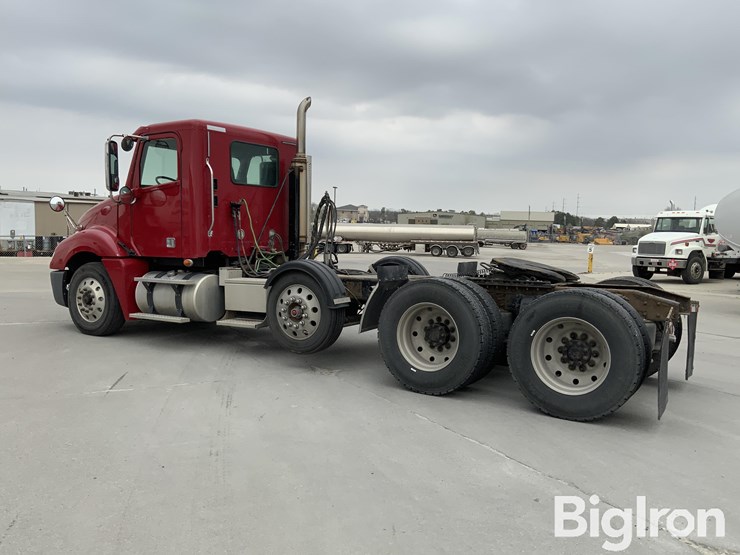 2017-freightliner-columbia-120-image-7