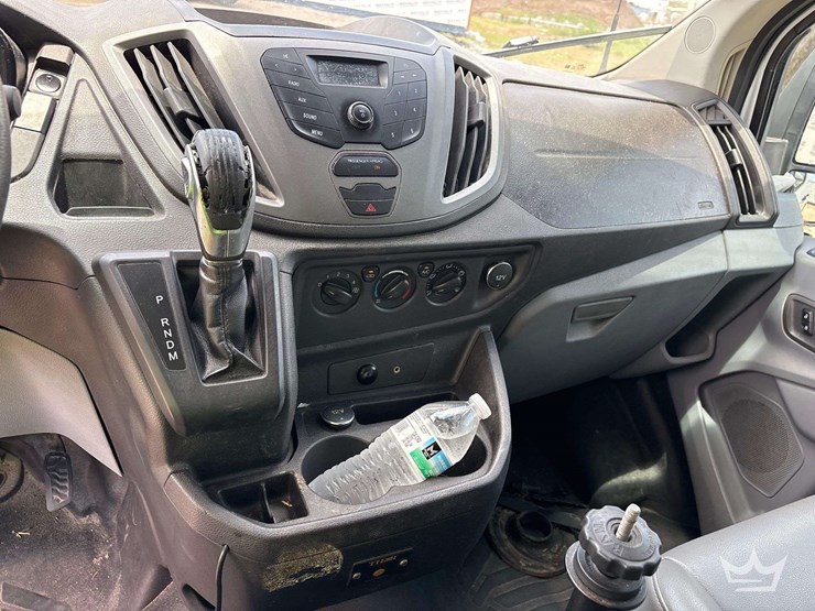 2015-ford-transit-image-12