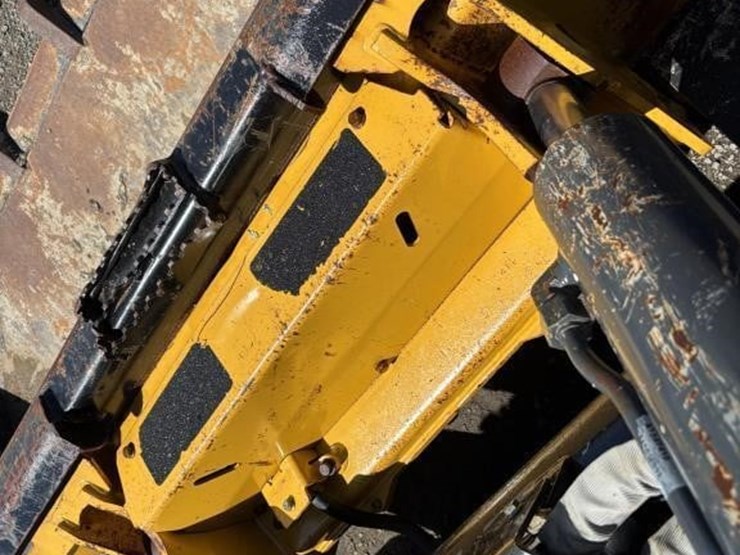 deere-333g-image-11