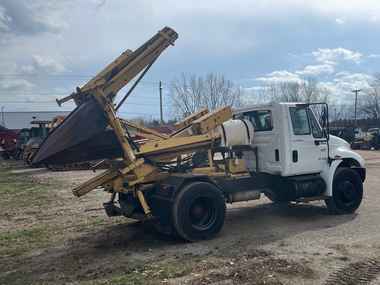 #4020-•-2004-international-truck-with-tree-spade-(has-wi-title)-image-5