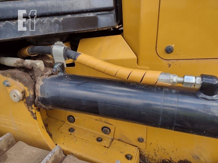2019-caterpillar-d6k2-xl-image-37