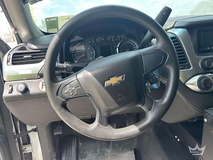2017-chevrolet-tahoe-image-12