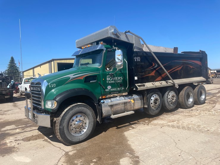 2013-mack-granite-104fr-image-1